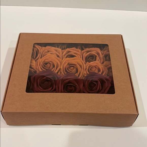 25 Piece Multicolor Artificial Roses - Picture 3 of 5